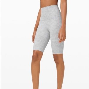 LULULEMON ALIGN™ SUPER HIGH RISE SHORT (spandex)